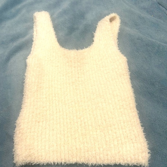 aerie Tops - NWT Aerie Fuzzy Tank Top Women’s XS